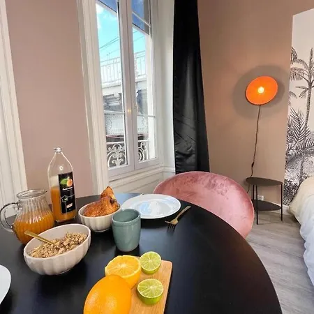 Petraa Lyon