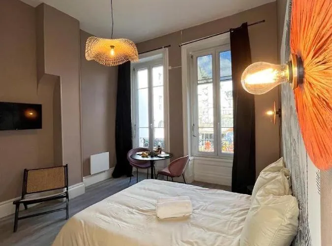 Petraa * Lyon